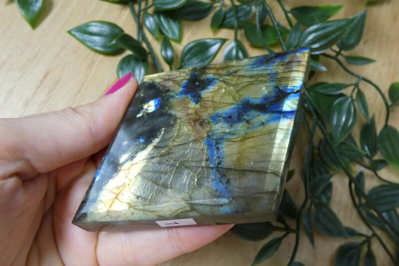 DIAMANTE IN LABRADORITE 1