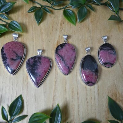 CIONDOLO IN RODONITE