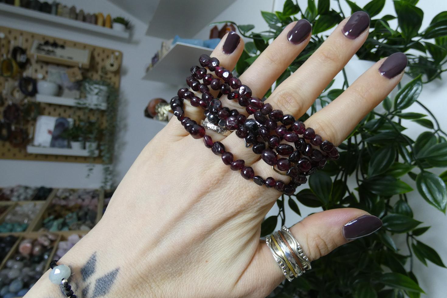BRACCIALE IN GRANATO PIETRE NATURALI