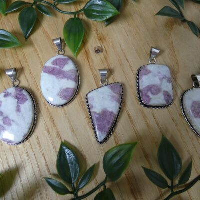 CIONDOLO IN TORMALINA ROSA