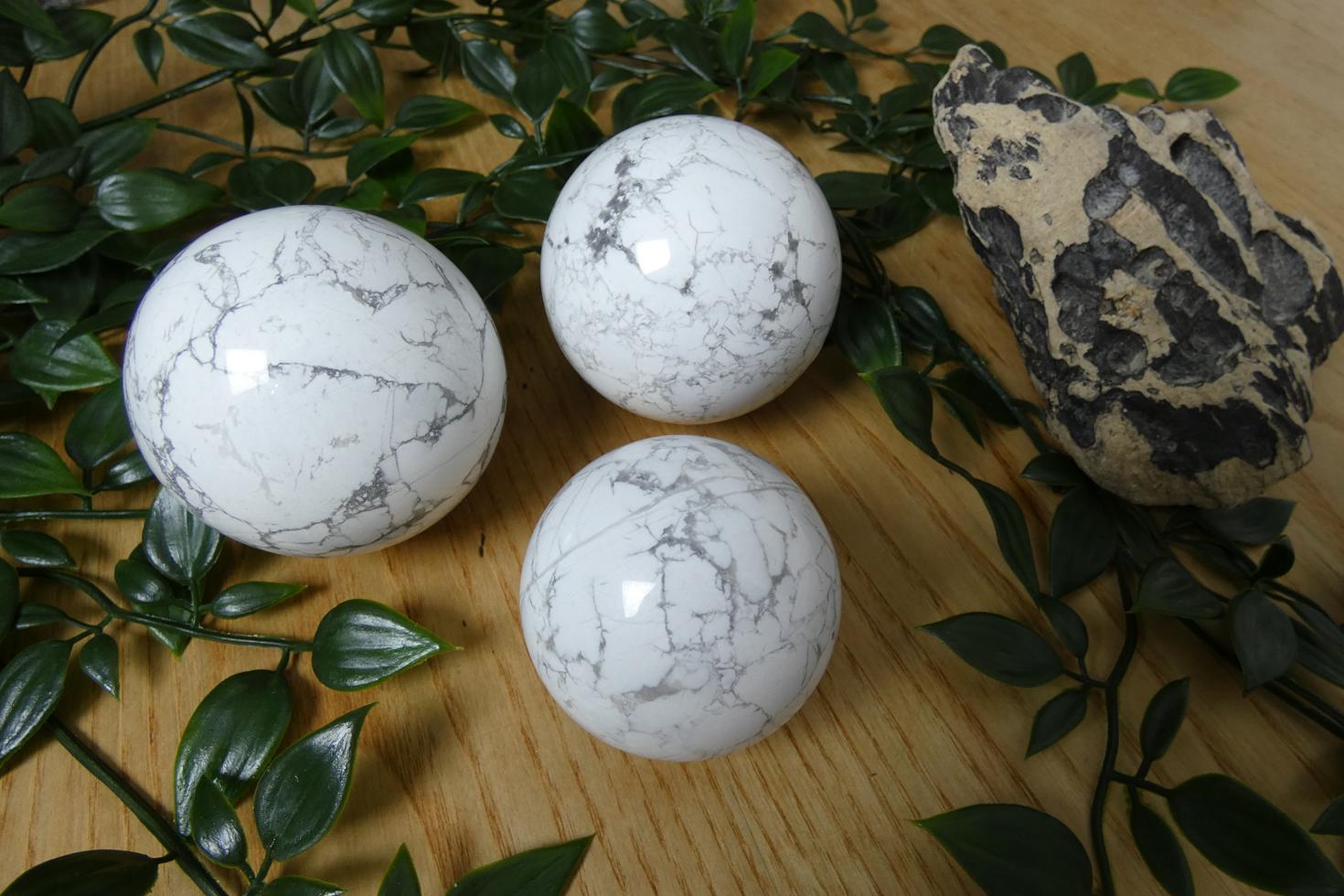 SFERA IN HOWLITE