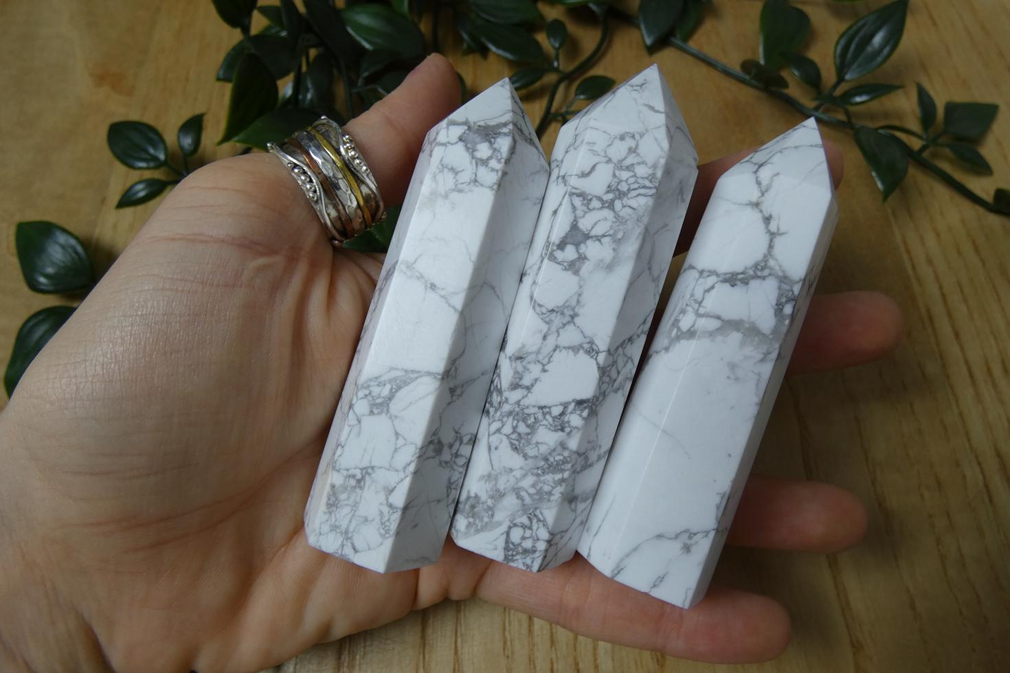TORRE IN HOWLITE 0