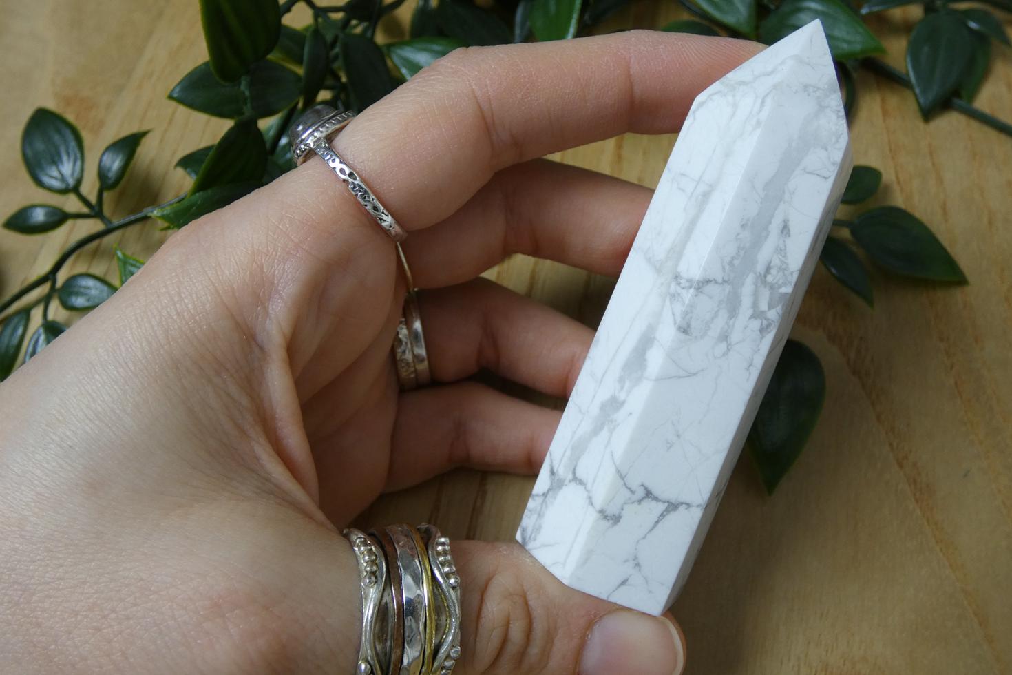 TORRE IN HOWLITE 11