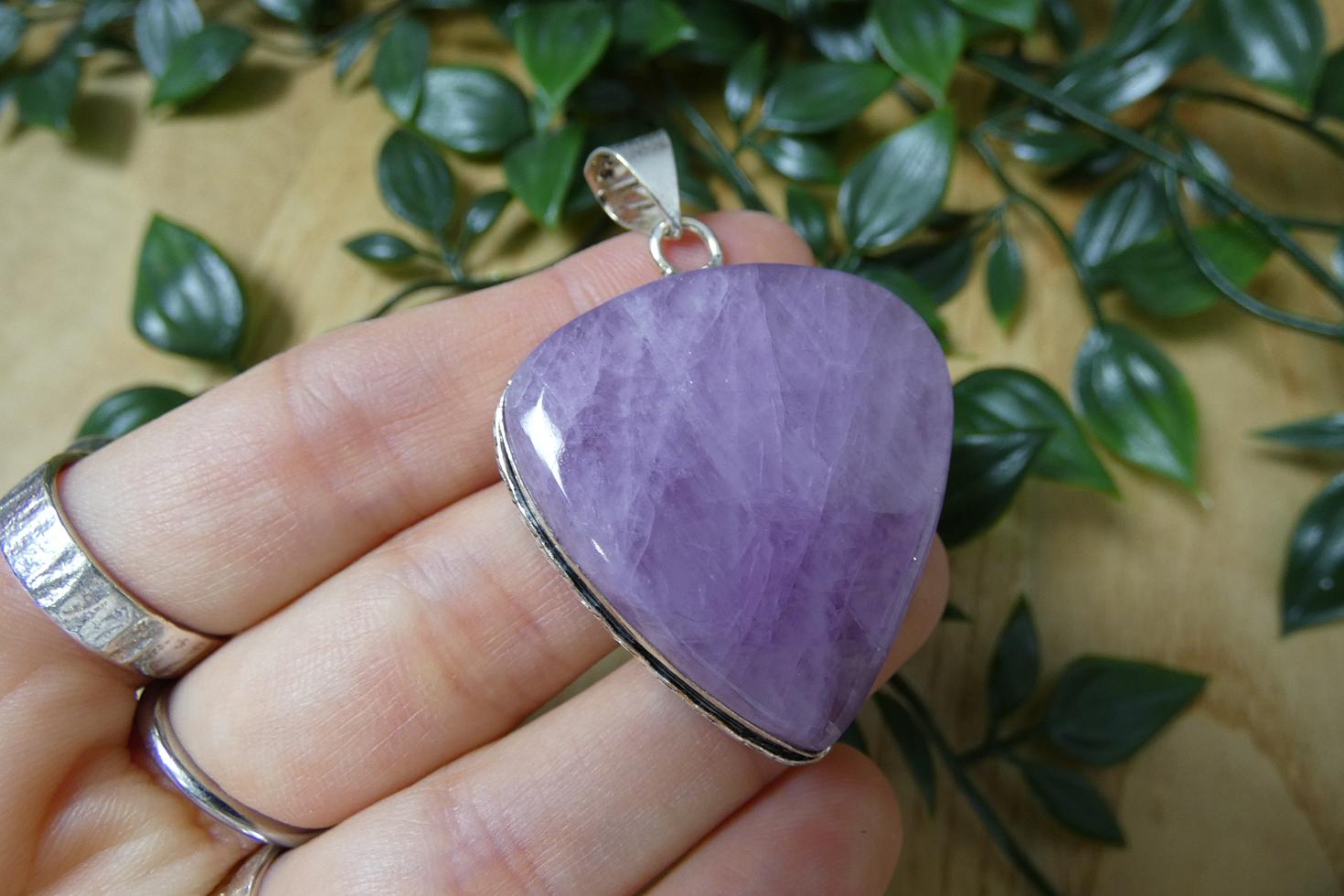 CIONDOLO IN KUNZITE 4