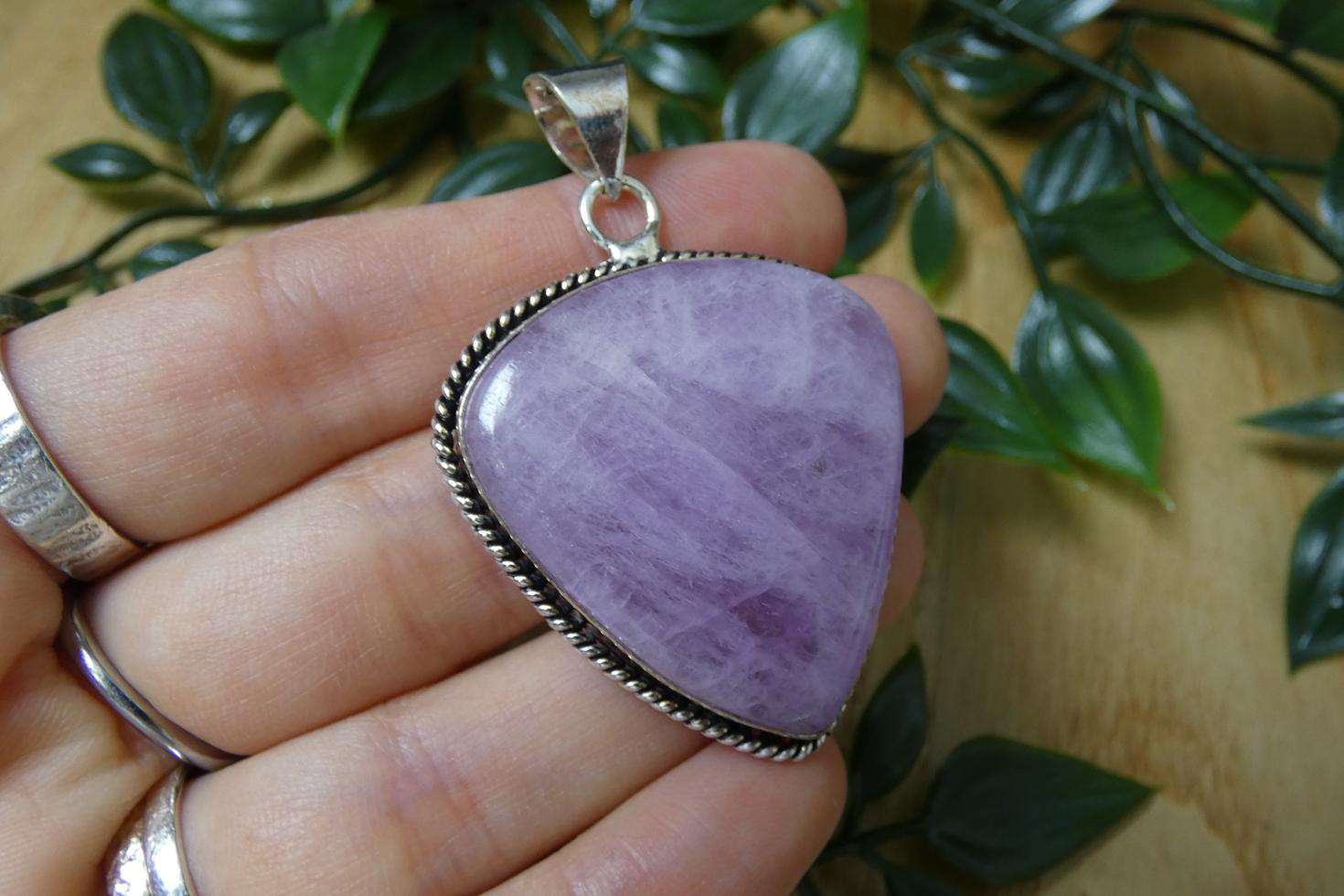 CIONDOLO IN KUNZITE 5