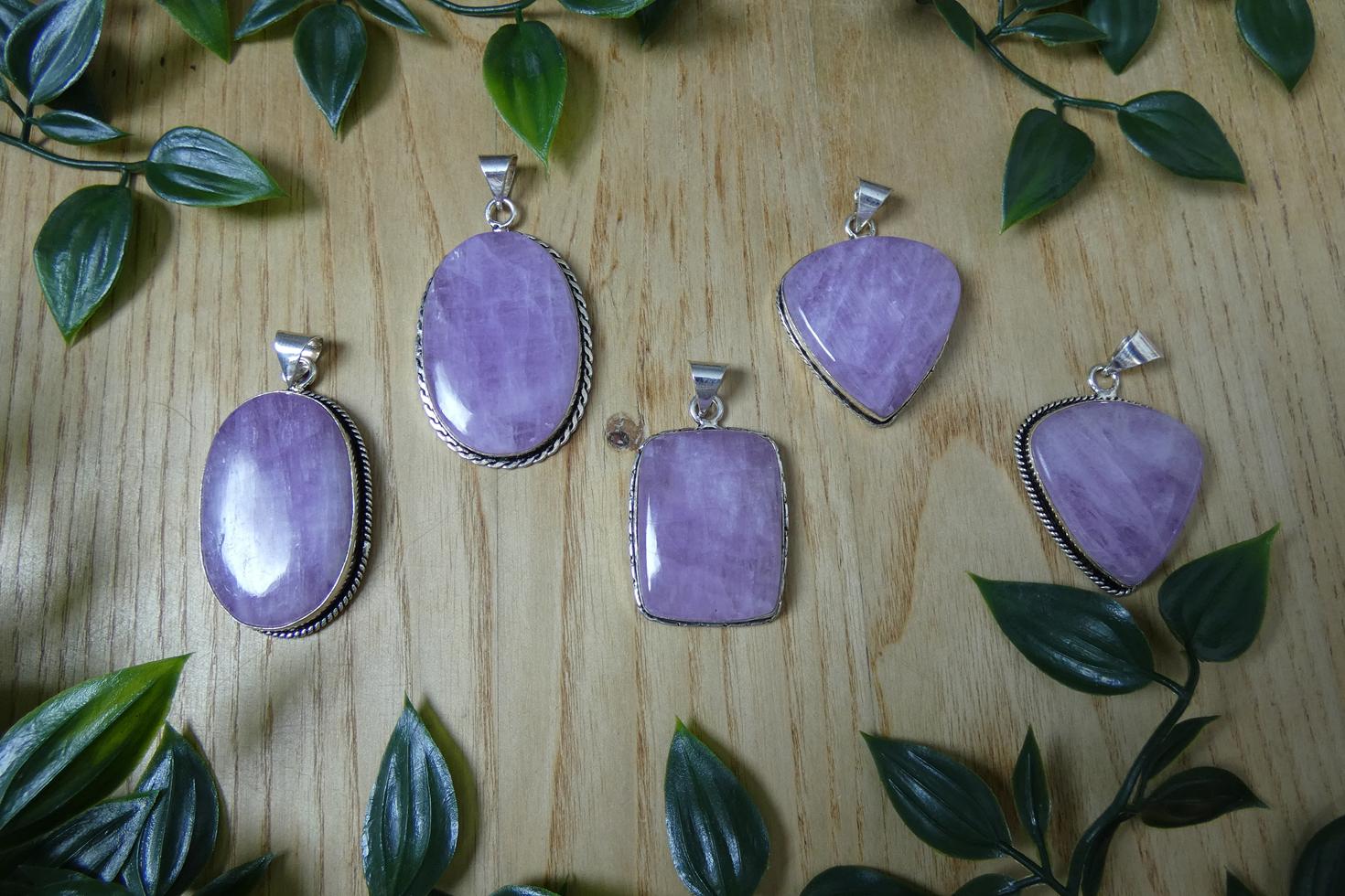 CIONDOLO IN KUNZITE