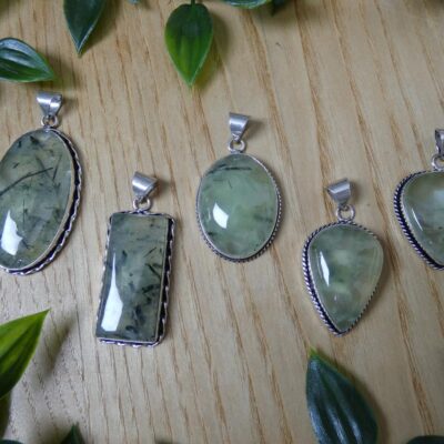 CIONDOLO IN PREHNITE