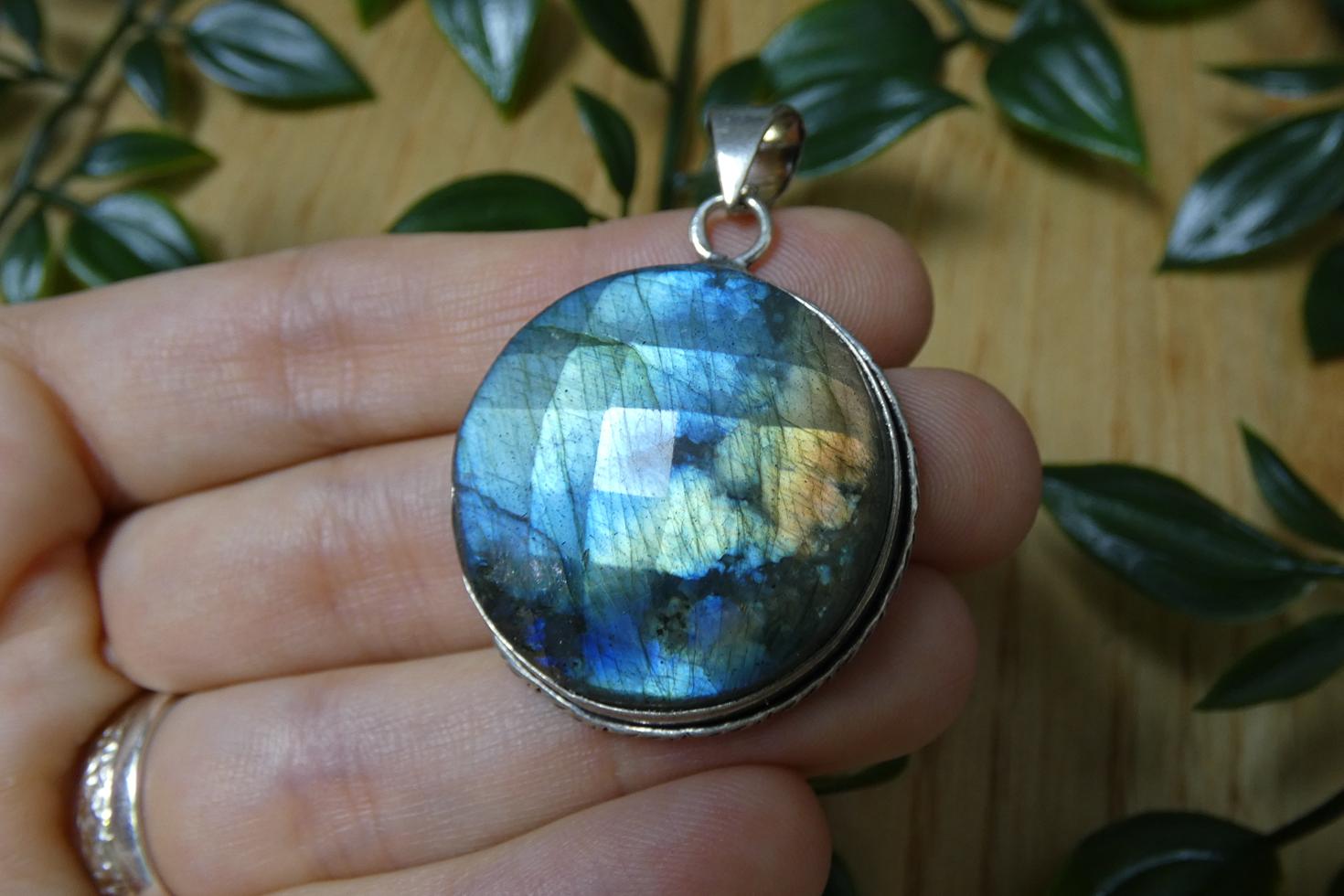 CIONDOLO IN LABRADORITE SFACCETTATA 7