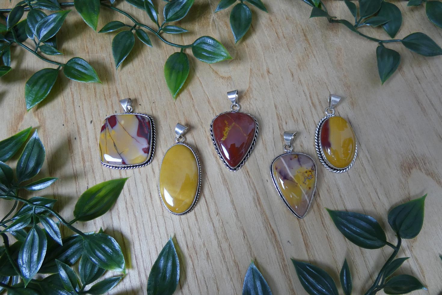 CIONDOLO IN MOOKAITE