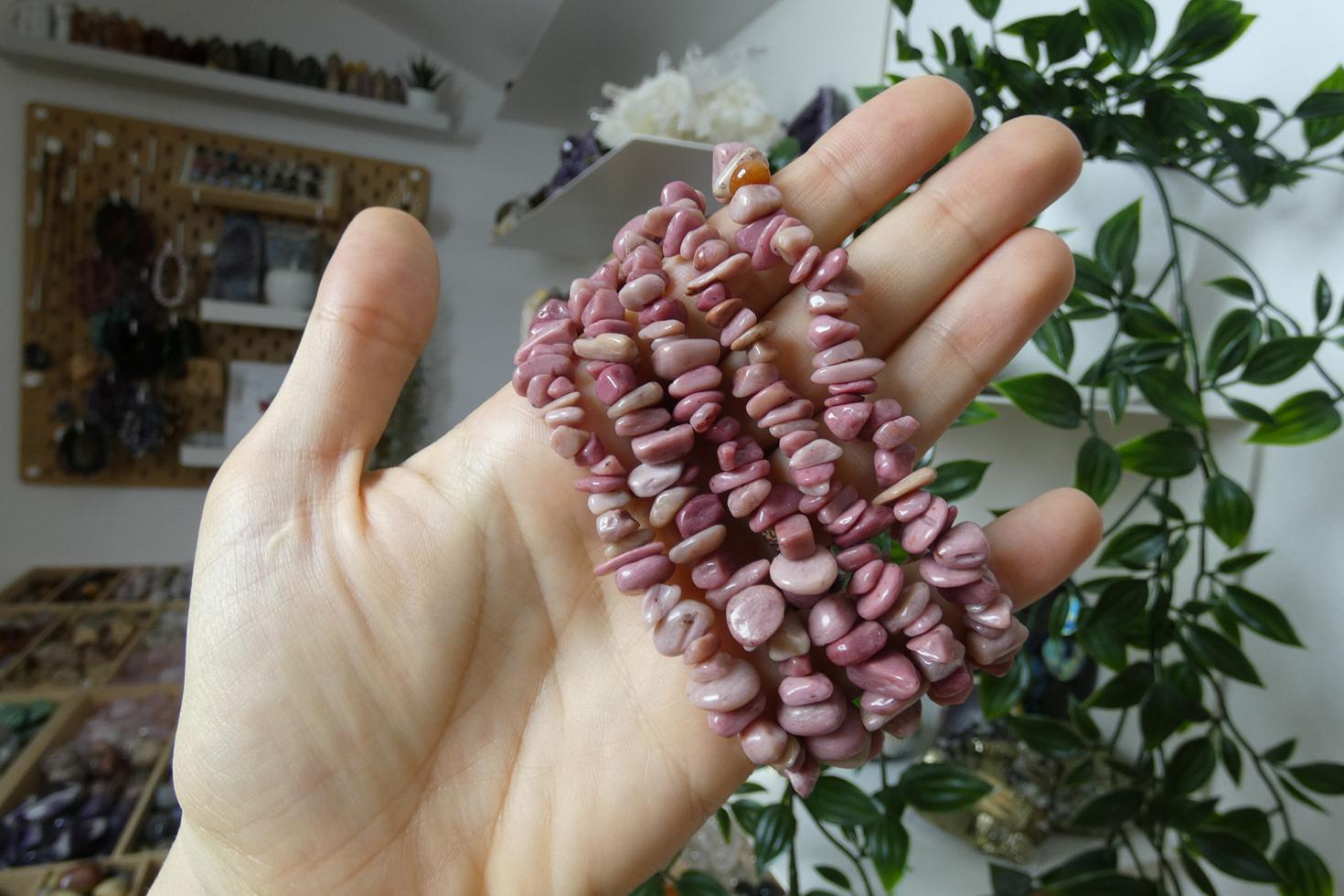 BRACCIALE IN RODONITE CHIPS